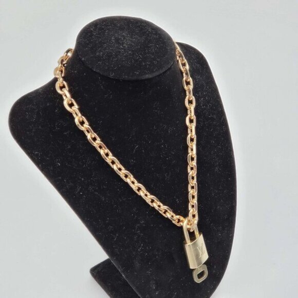 Authentic Louis Vuitton Lock & Key with Unbranded Gold Plated Chain Necklace - Picture 6 of 6